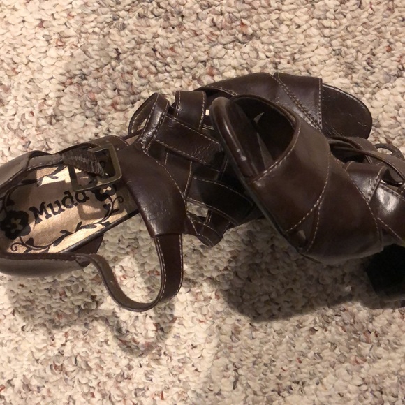 Mudd Crisscrossed Patterned Chunky Heels - Picture 3 of 5